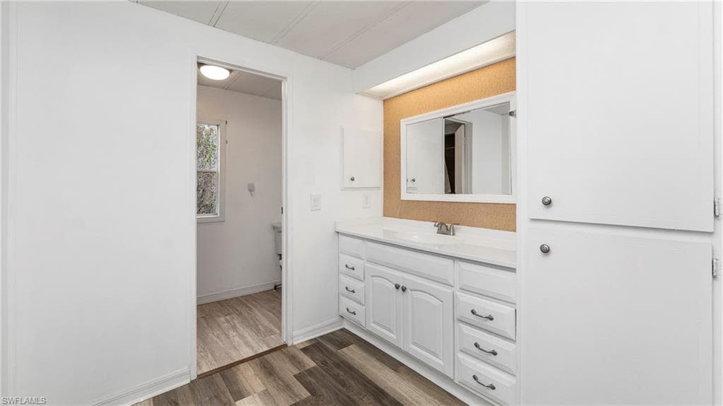 851 Manatee RD-28