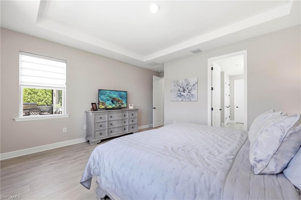 2094 Grove DR-12