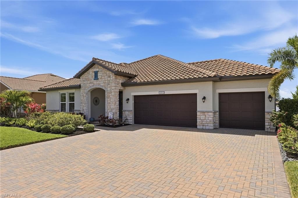 2094 Grove DR-1