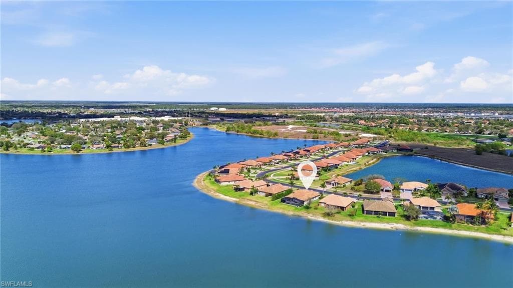 2094 Grove DR-34