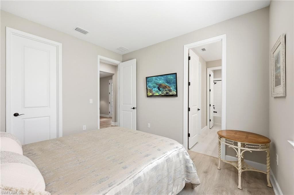 2094 Grove DR-18