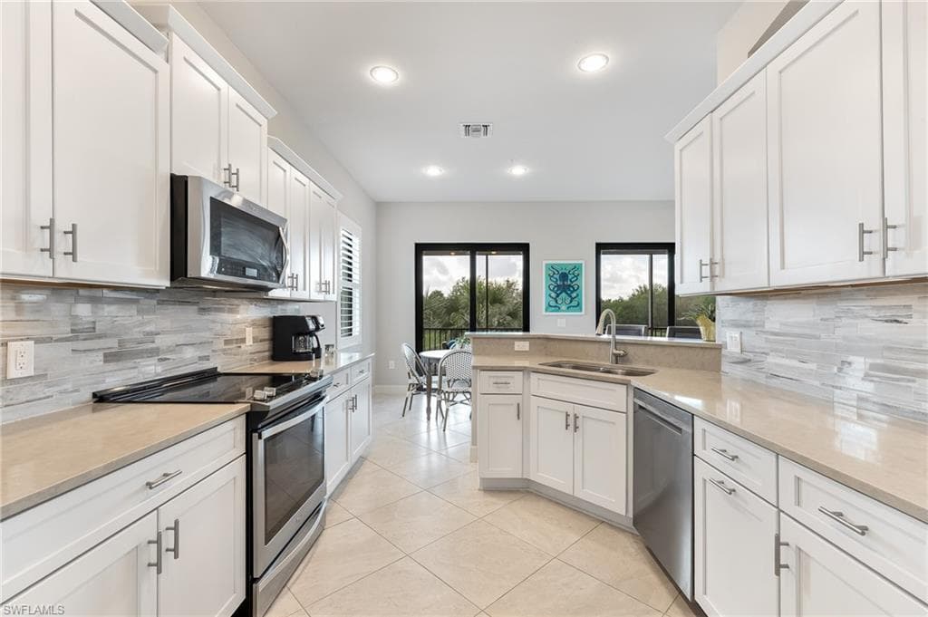 12058 Covent Garden CT 1203-5