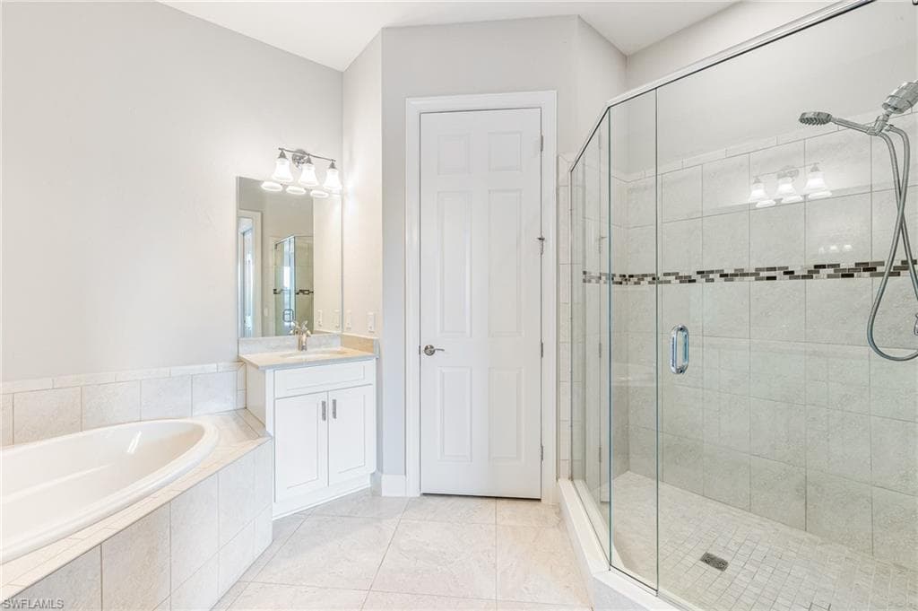 12058 Covent Garden CT 1203-15