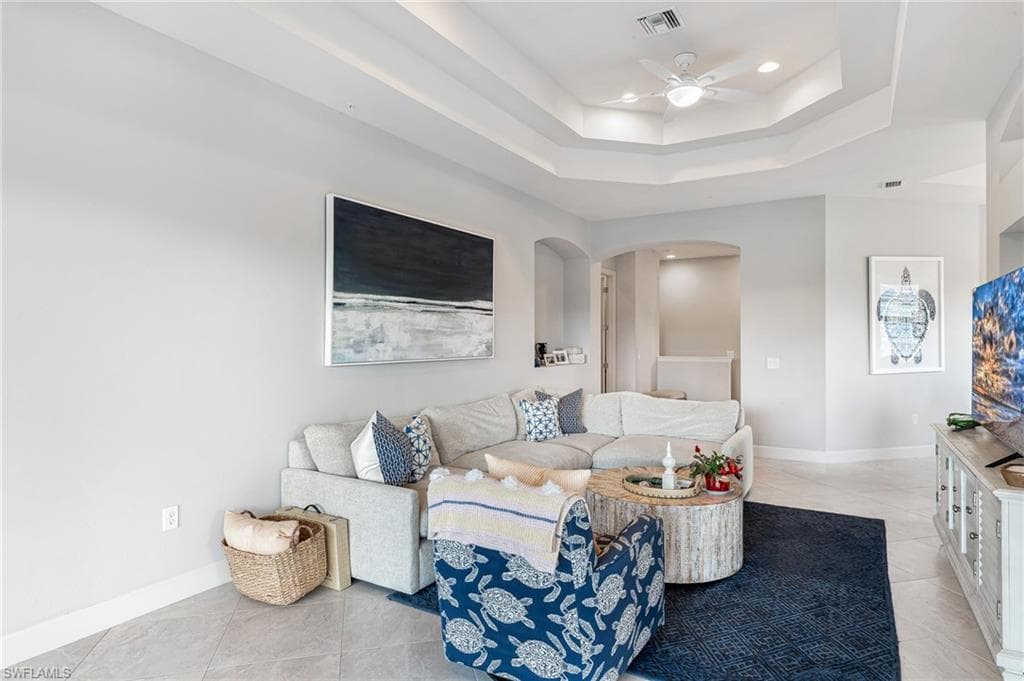 12058 Covent Garden CT 1203-4