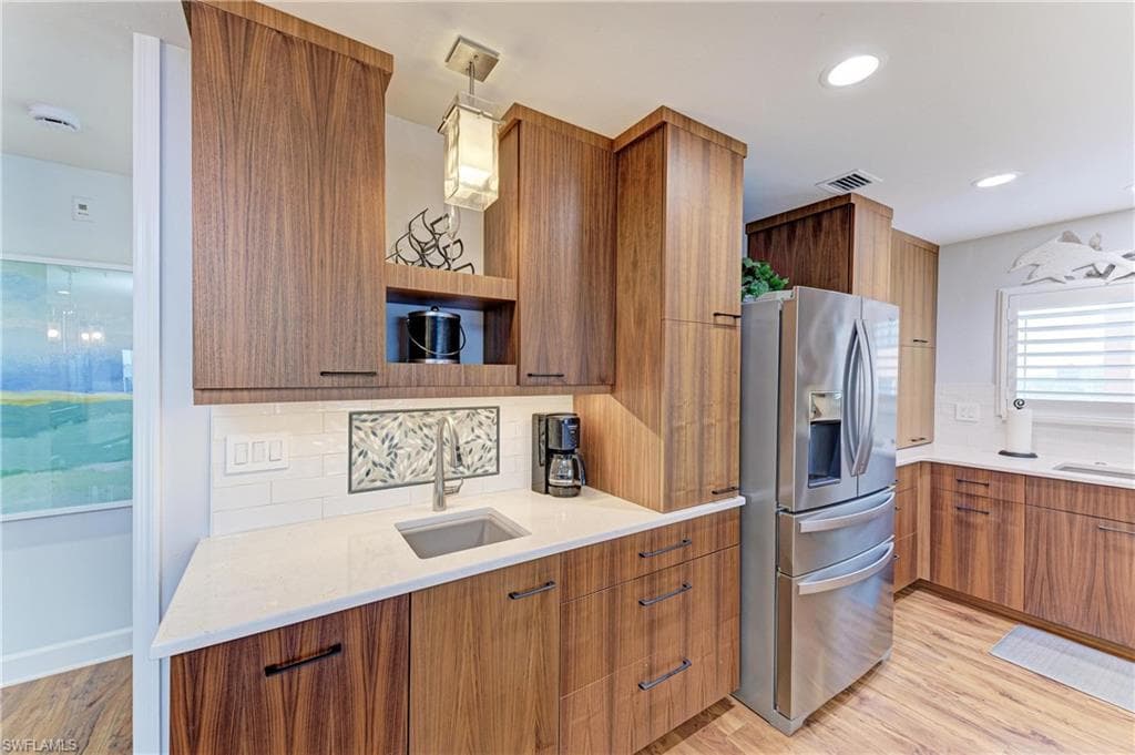 14813 Laguna DR 401-12