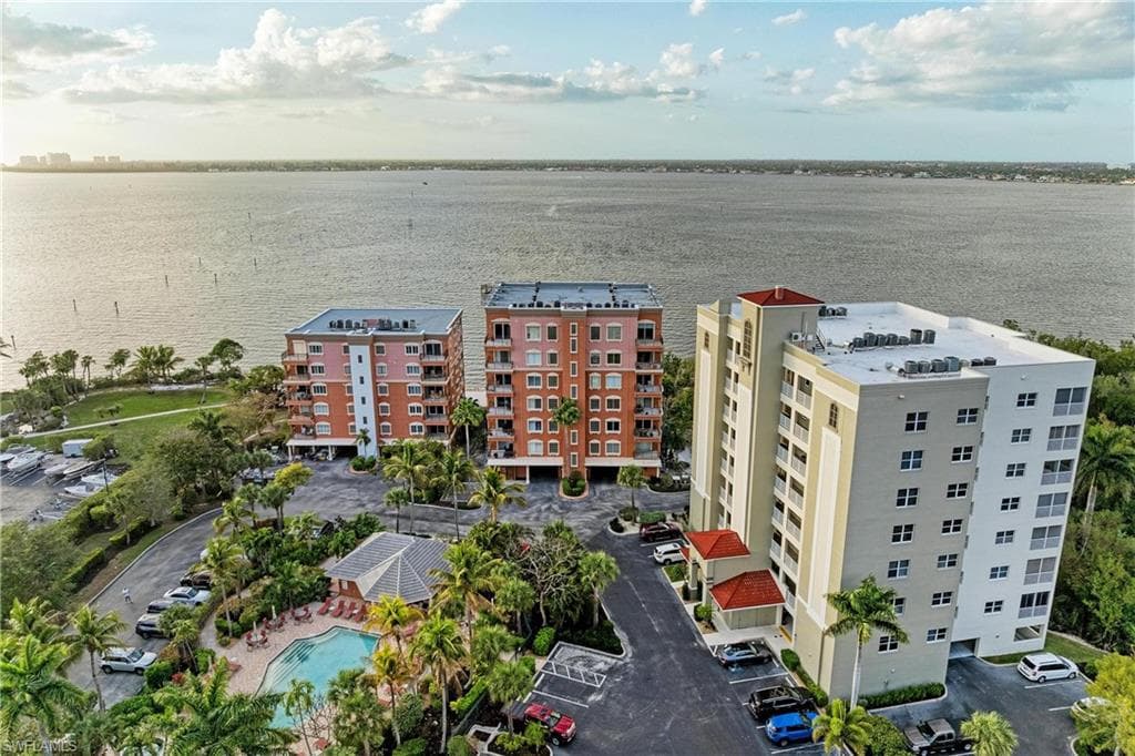 14813 Laguna DR 401-3