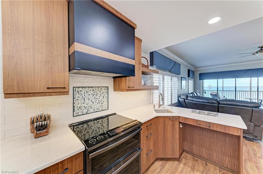14813 Laguna DR 401-15
