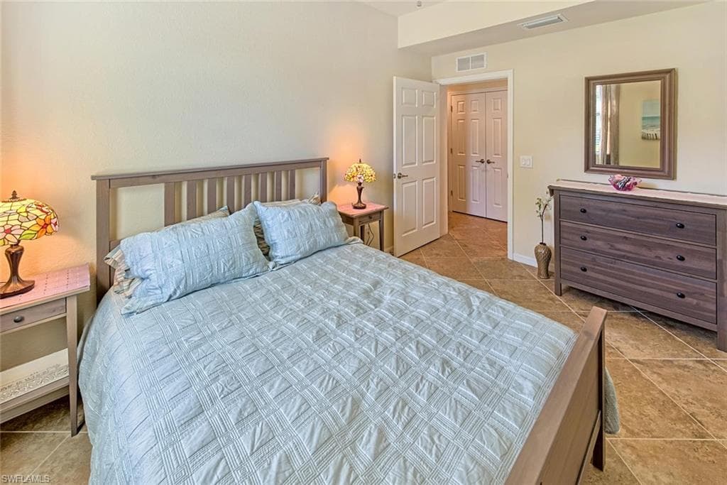 9126 Napoli CT 101-17