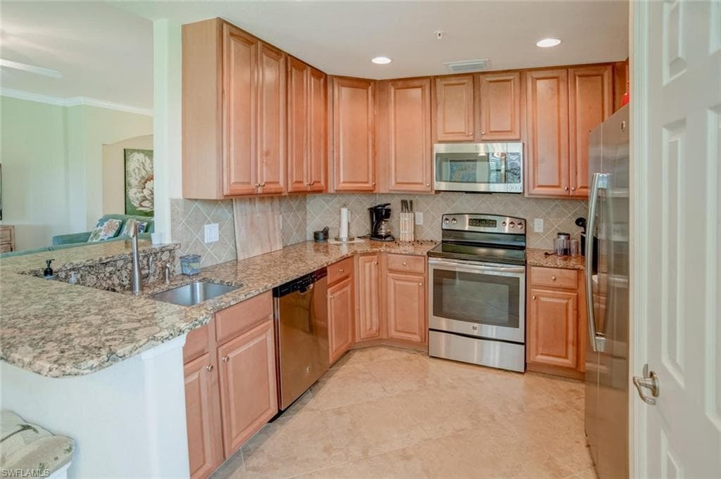9126 Napoli CT 101-8