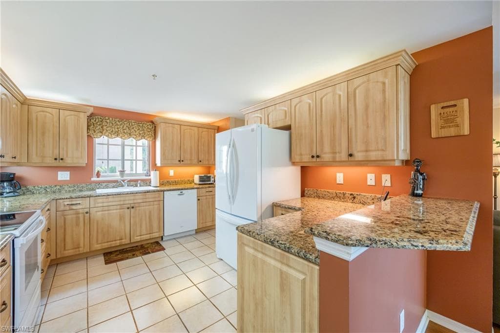 760 Waterford DR 203-6