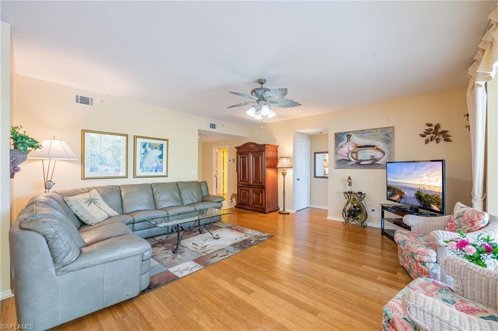 760 Waterford DR 203-3