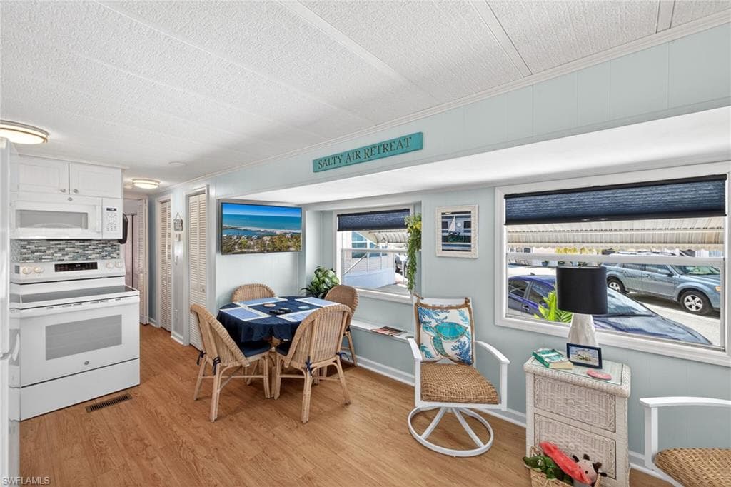 14 Limetree Park DR-4
