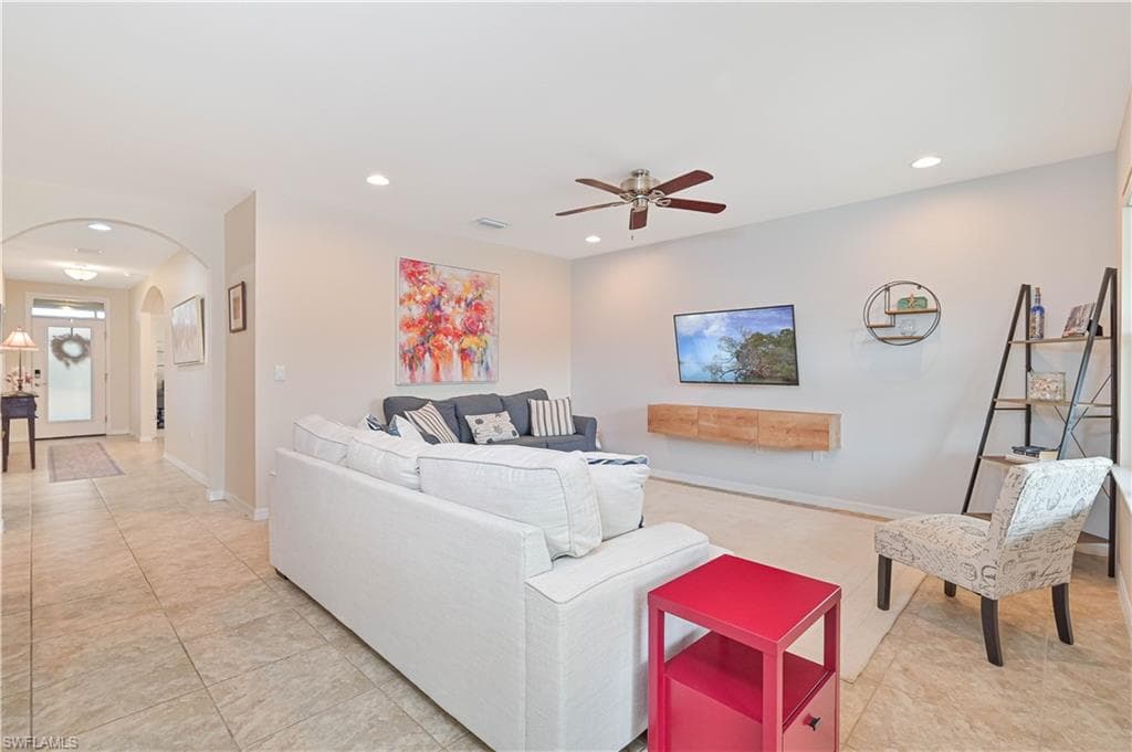 3275 Birchin LN-13