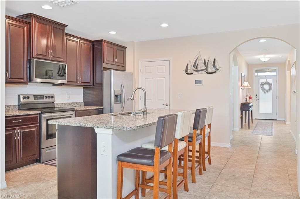 3275 Birchin LN-12