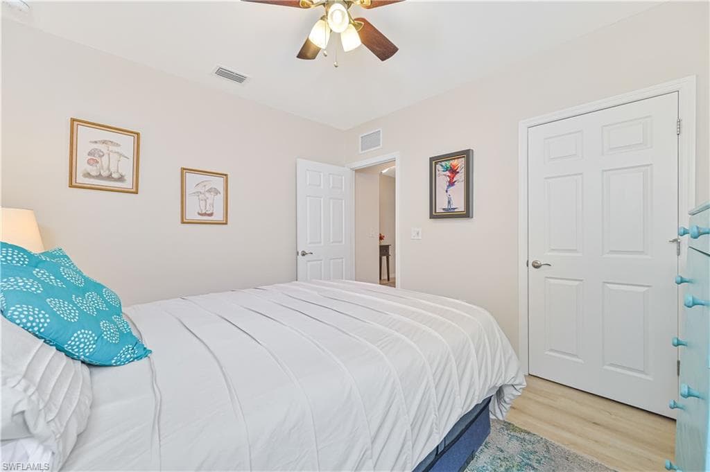 3275 Birchin LN-26