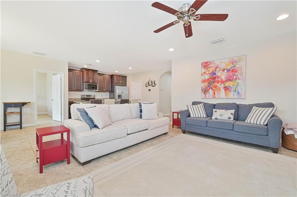 3275 Birchin LN-15