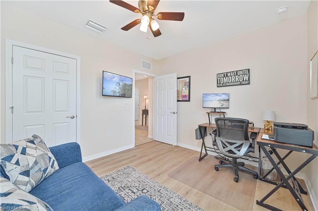 3275 Birchin LN-29