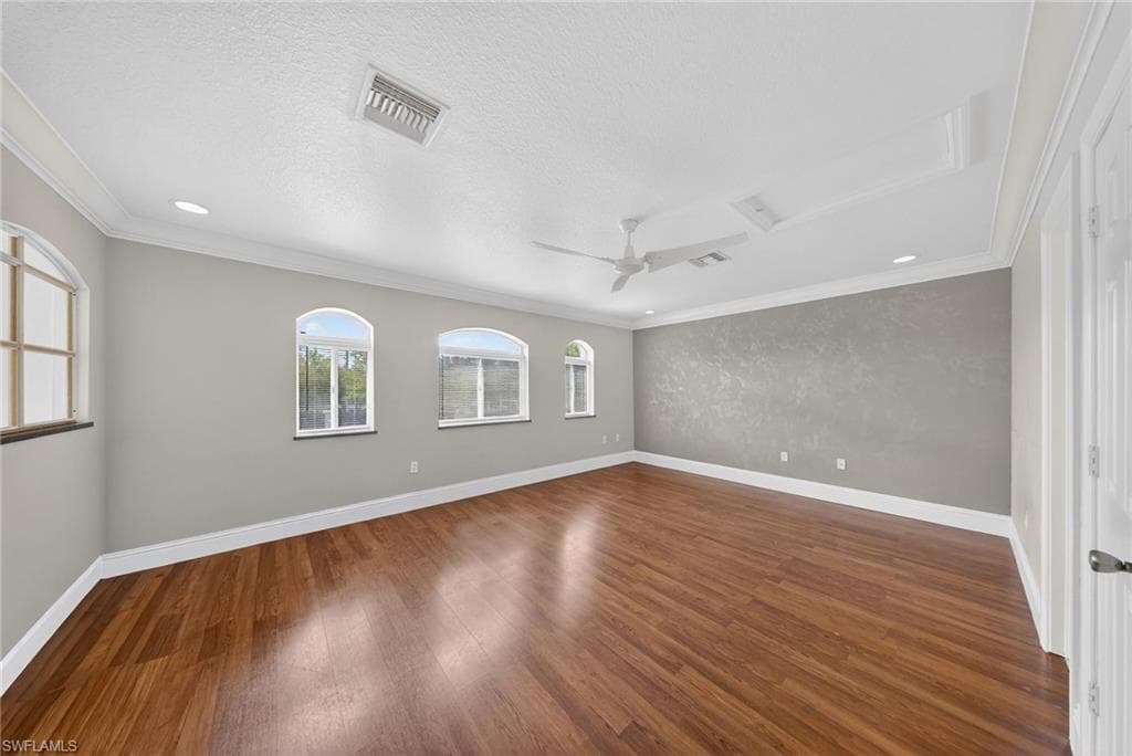 9730 Springlake CIR-17