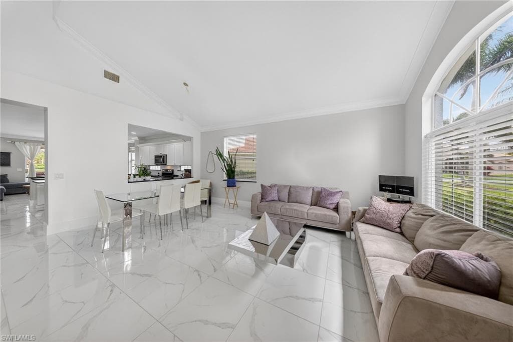 9730 Springlake CIR-11