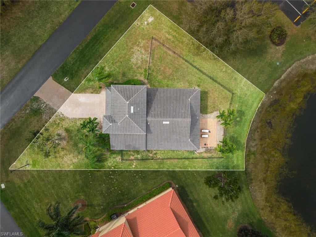 9730 Springlake CIR-39