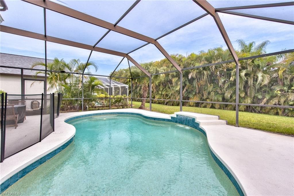 11533 Woodmount LN-23