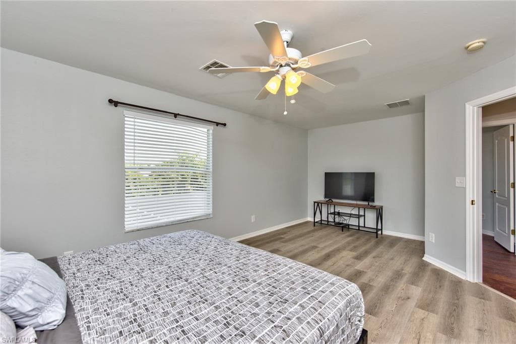 11533 Woodmount LN-13