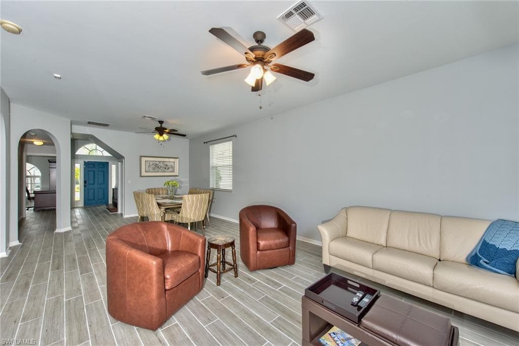 11533 Woodmount LN-5