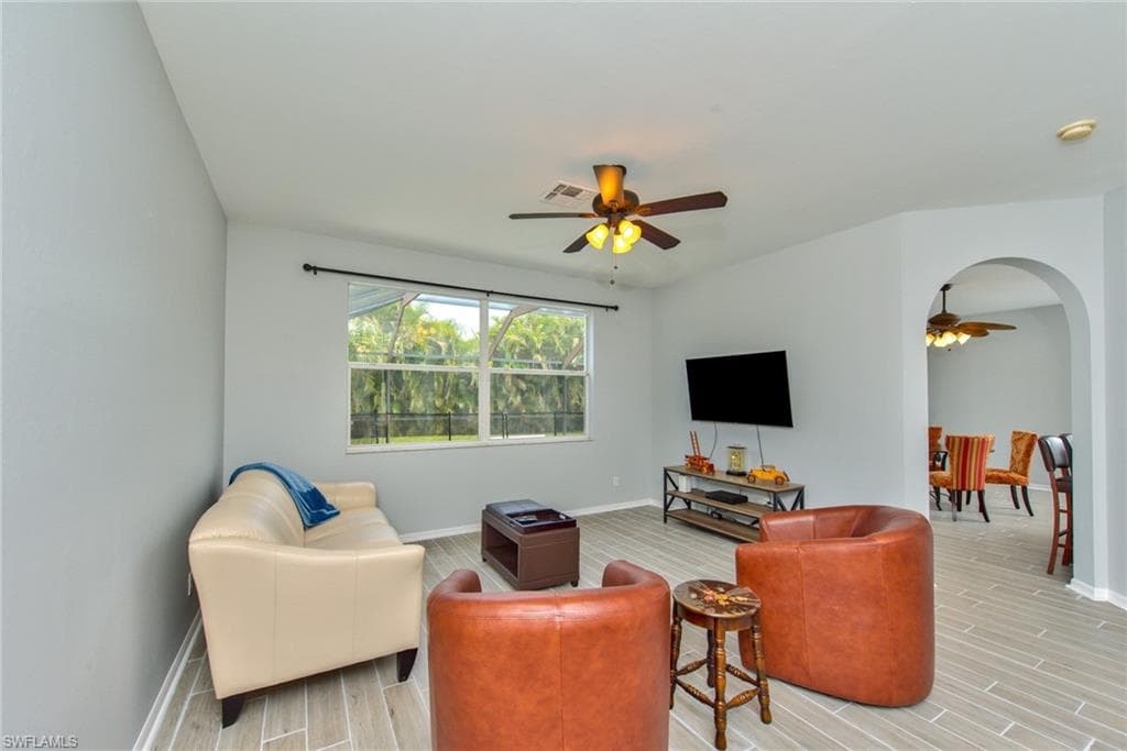 11533 Woodmount LN-4