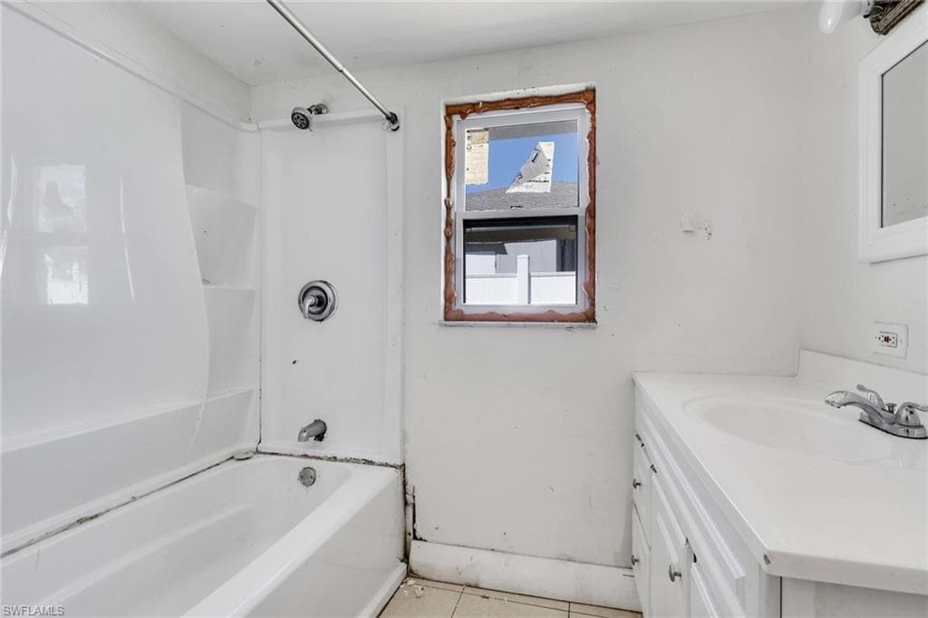 5326 Dixie DR-17