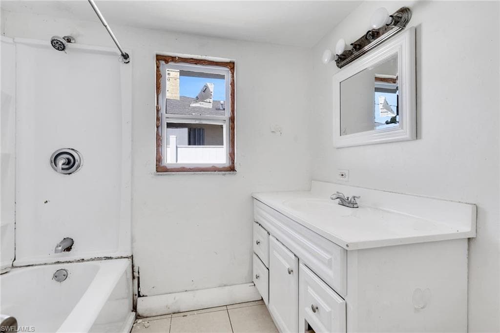 5326 Dixie DR-16