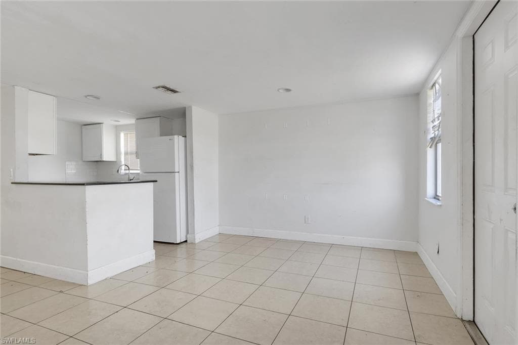 5326 Dixie DR-3