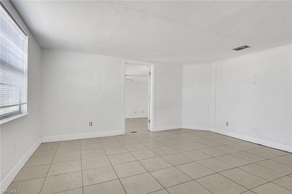 5326 Dixie DR-9