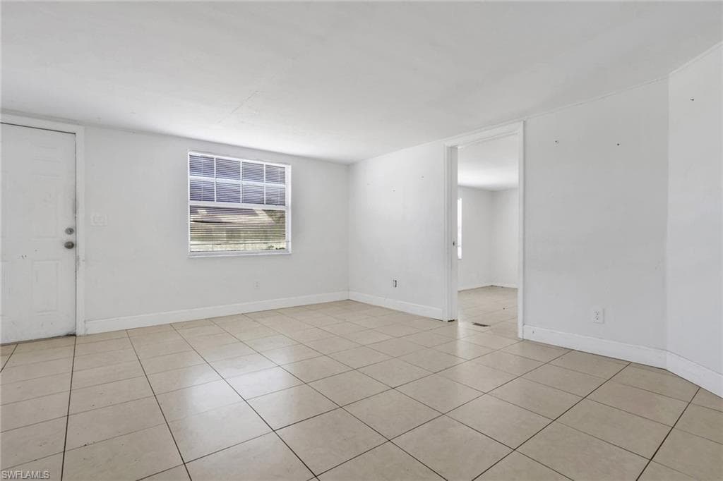 5326 Dixie DR-10