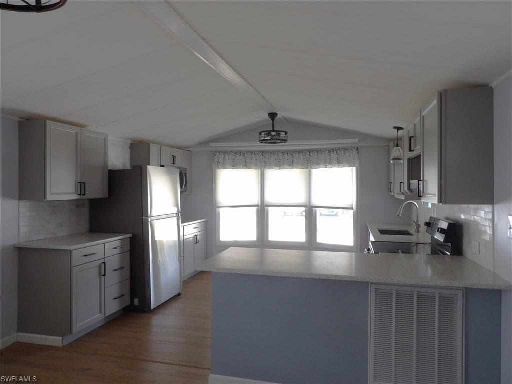 113 Lantern LN-6