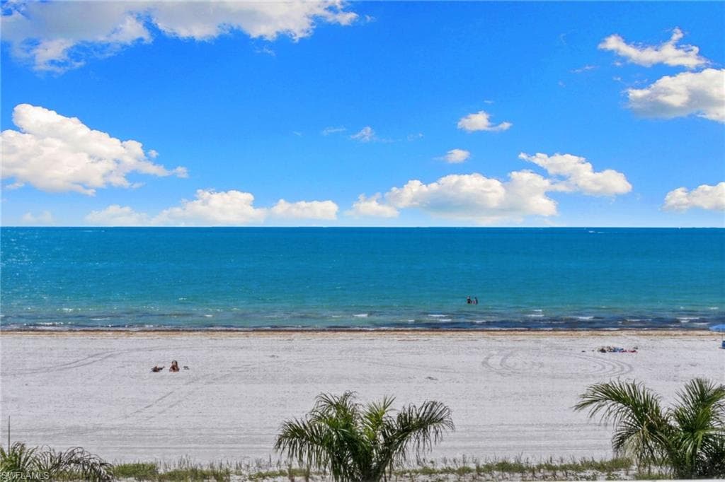 5000 ESTERO BLVD 305-26