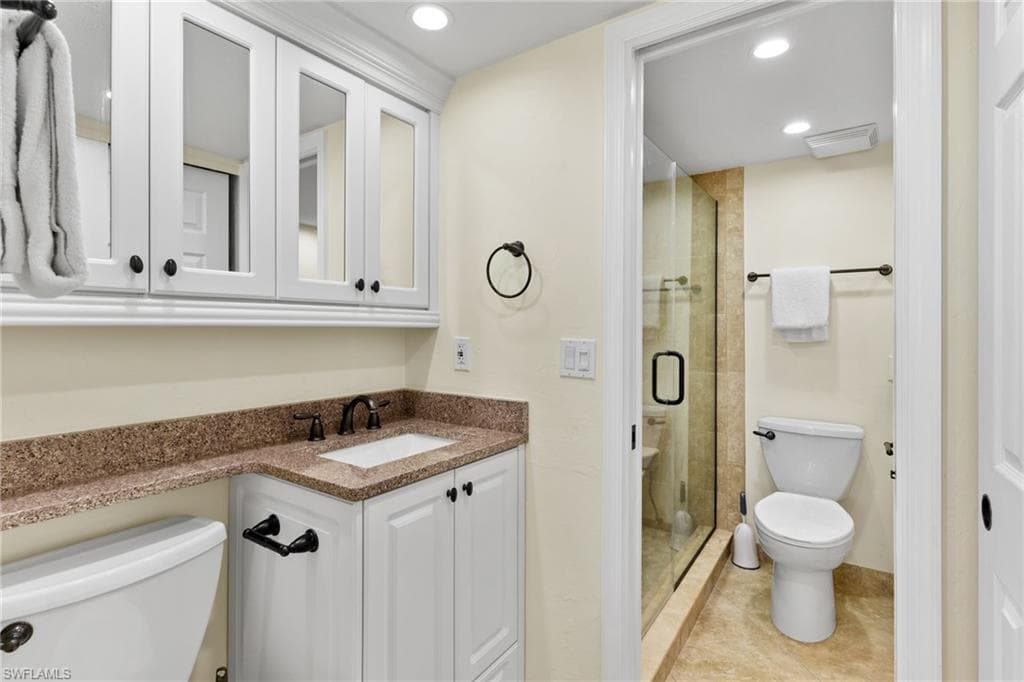 5000 ESTERO BLVD 305-22
