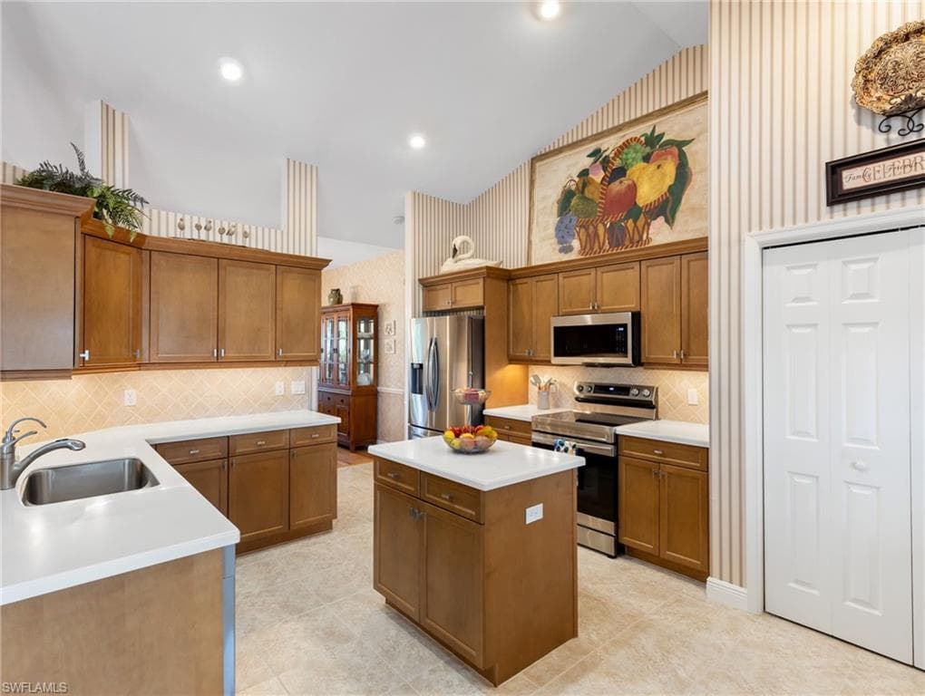 15567 Caloosa Creek CIR-11