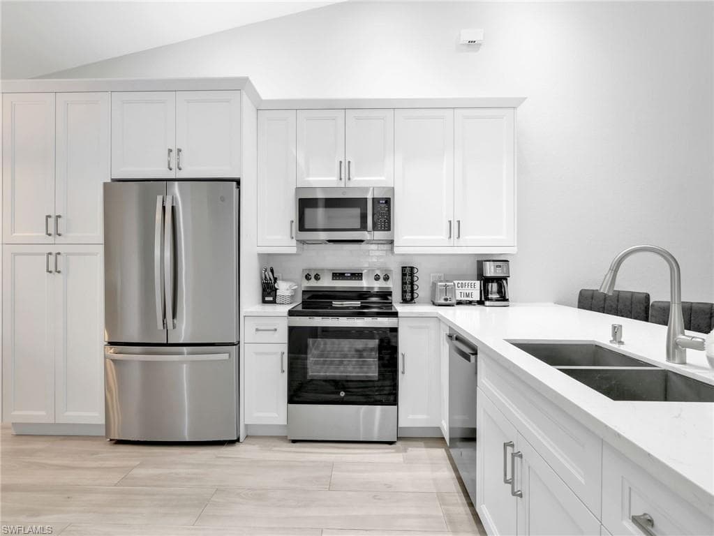 3505 Avion Woods CT 902-8