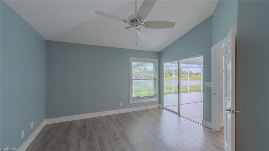 20978 Country Barn DR-12