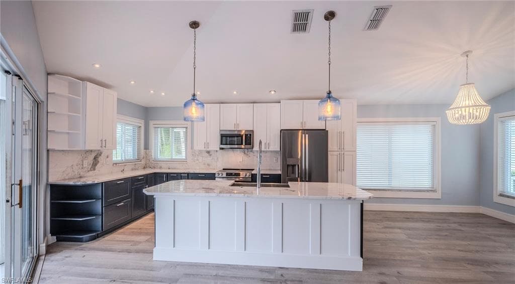 20978 Country Barn DR-10
