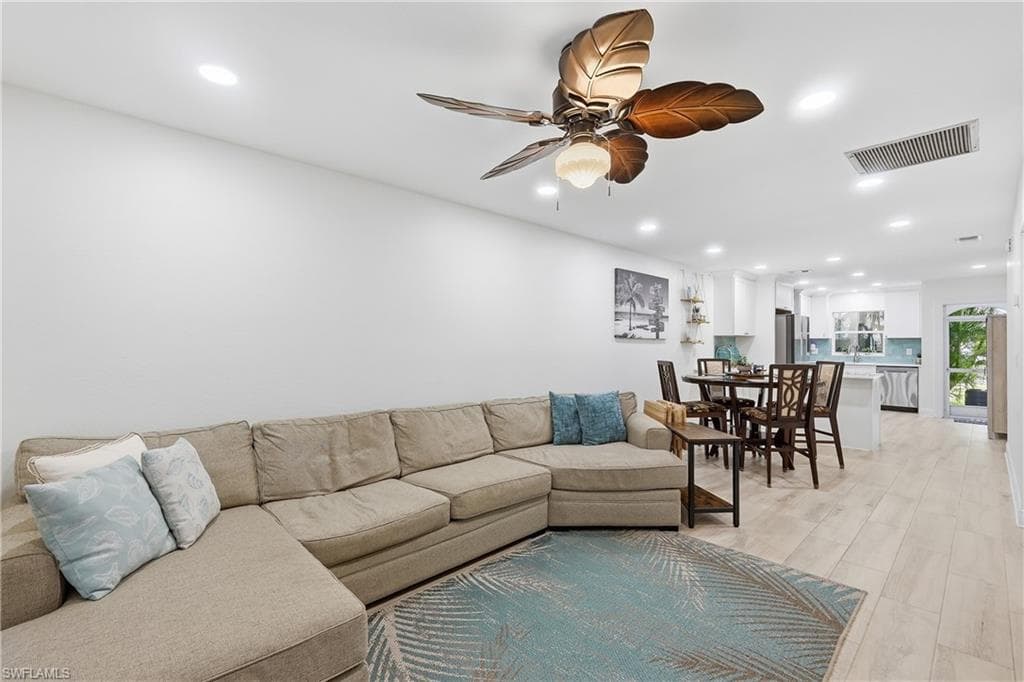 1220 SE 40th ST 8-17