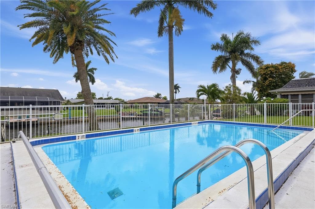1220 SE 40th ST 8-30