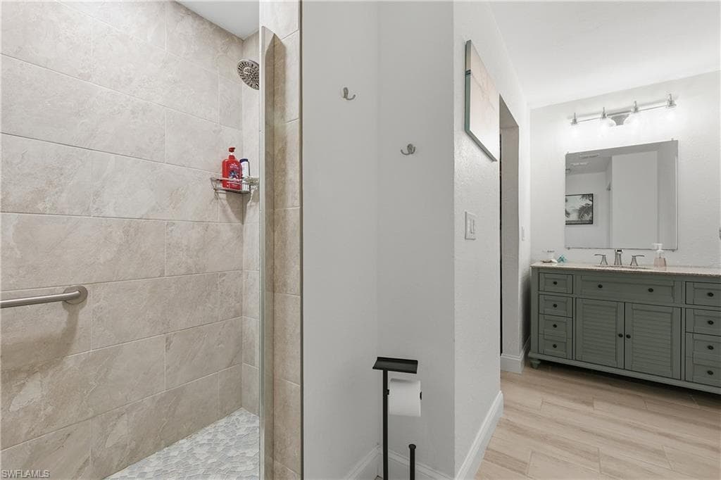 1220 SE 40th ST 8-15