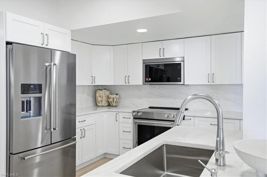 980 Cape Marco DR 706-9