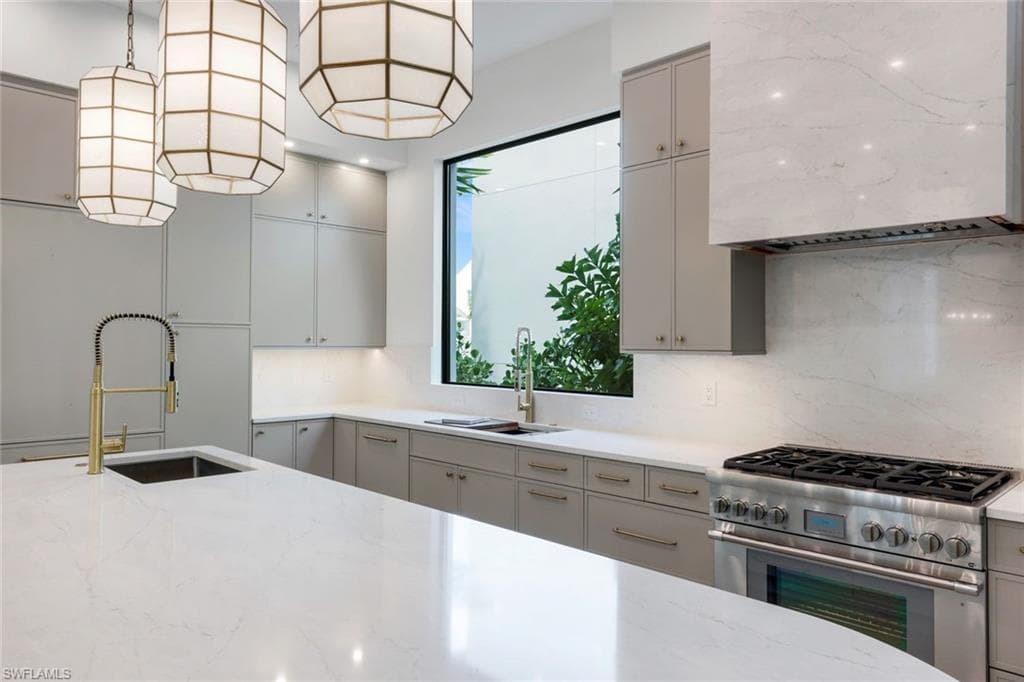 513 92nd AVE N-10