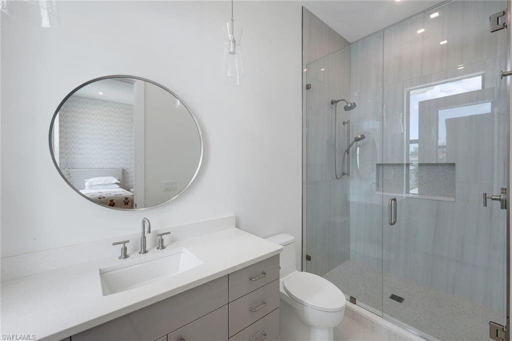 513 92nd AVE N-40