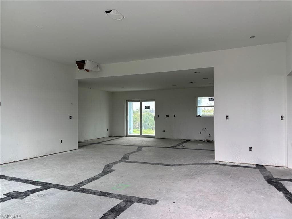 15256 Hennipen CIR-8