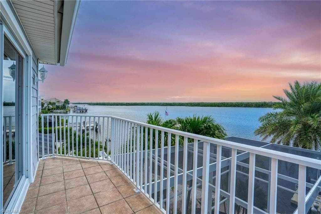 5640 Williams DR-23