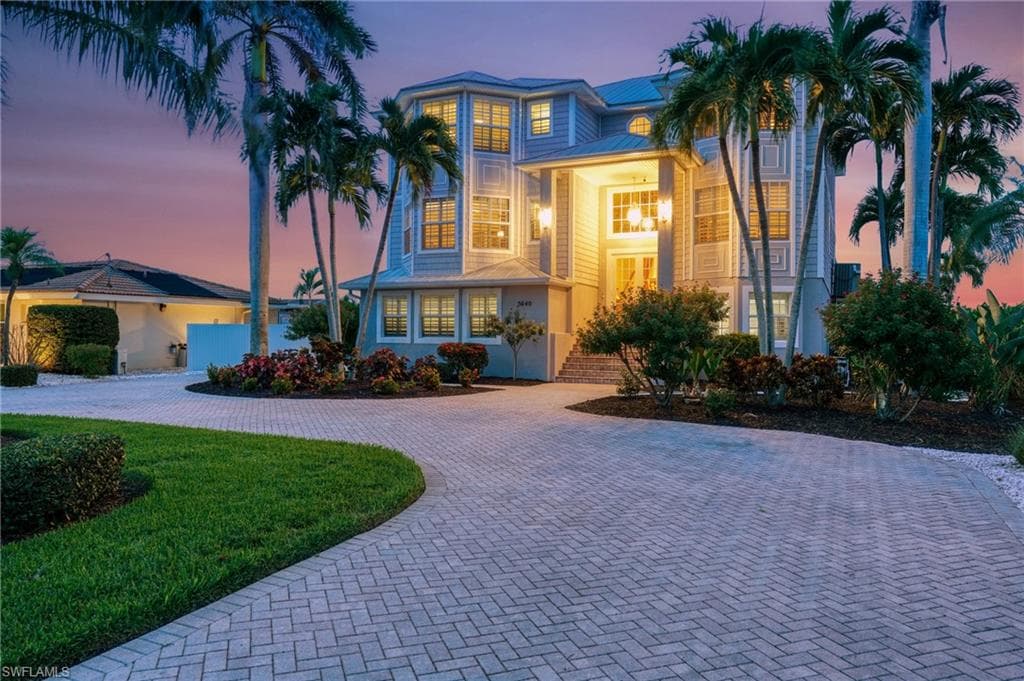 5640 Williams DR-5