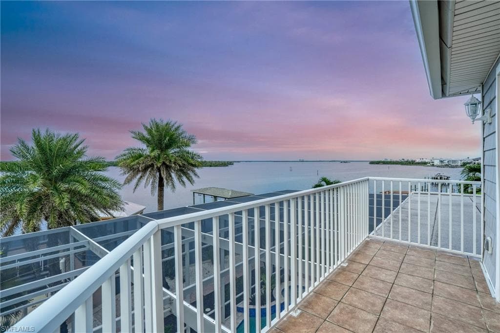5640 Williams DR-24